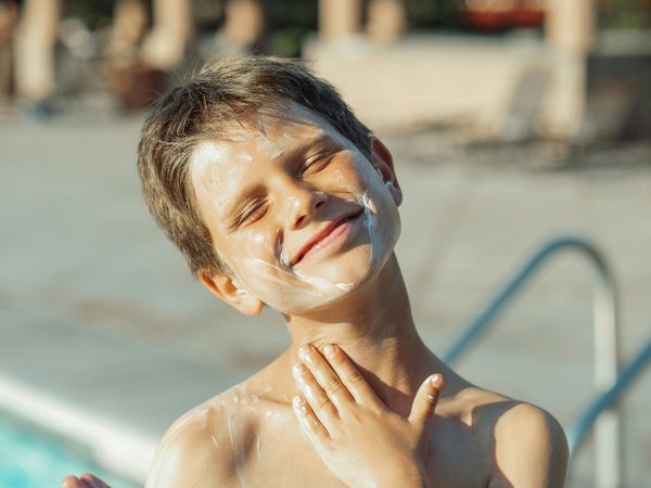 Crème visage enfant : soin doux et apaisant pour peaux sensibles